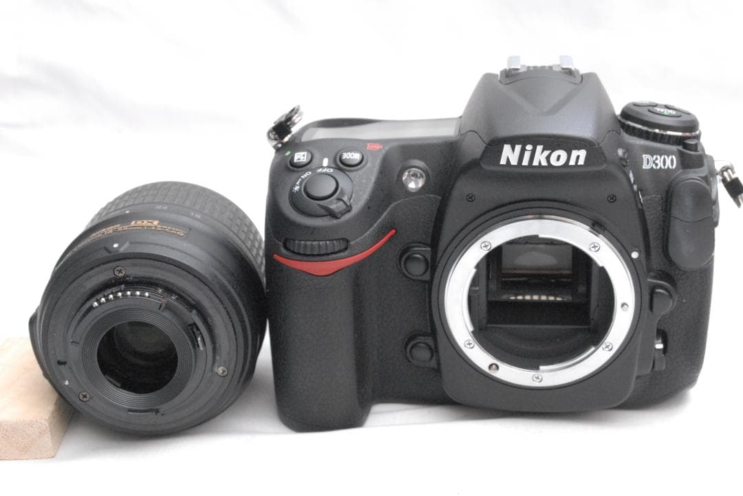 Nikon D300/DX VR 18-55mm 1:3.5-5.6G (良品）