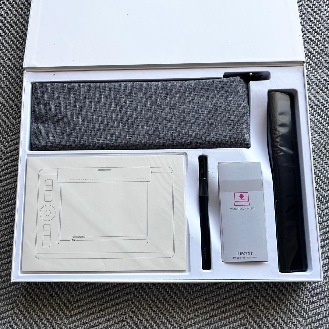 【美品】ワコム Intuos Pro Paper Edition ペンタブレット