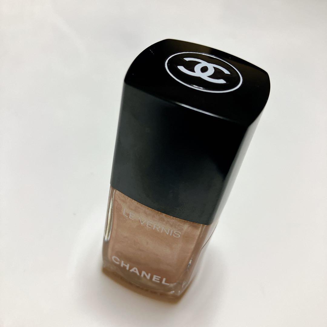 未使用に近いCHANEL シャネル ヴェルニ #897 ゴールデンサンド限定色