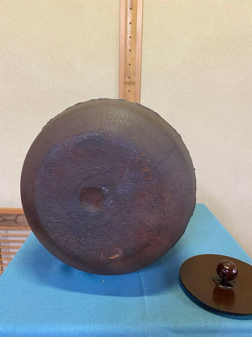 茶道具/茶釡 風炉 菊地政光 作 『尾張釜松紋』