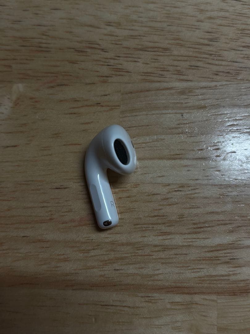 AirPods第４世代の右耳