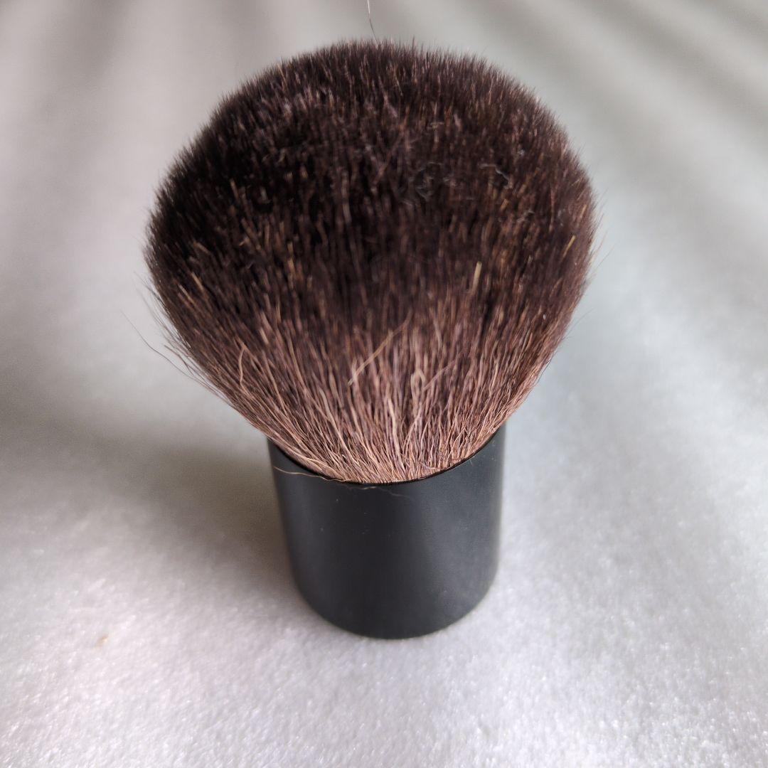 Chanel フェイスブラシ 収納ケース付き