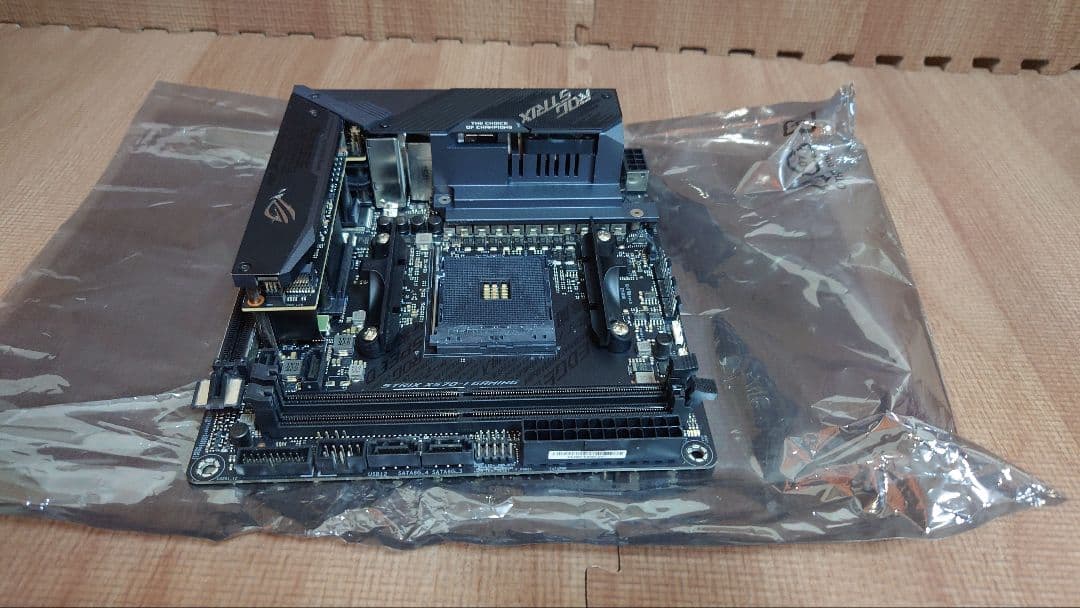 ASUS ROG STRIX X570-I GAMING マザーボード