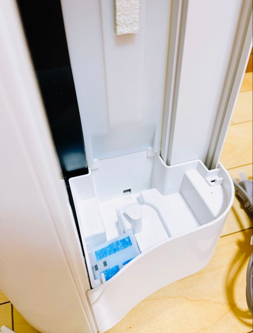 美品◎送料込み/匿名配送◎SHARP 加湿空気清浄機 KC-J50-W