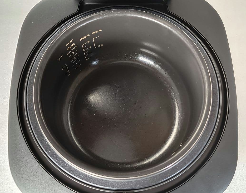 35 バルミューダ炊飯器　BALMUDA　The　Gohan　K08A