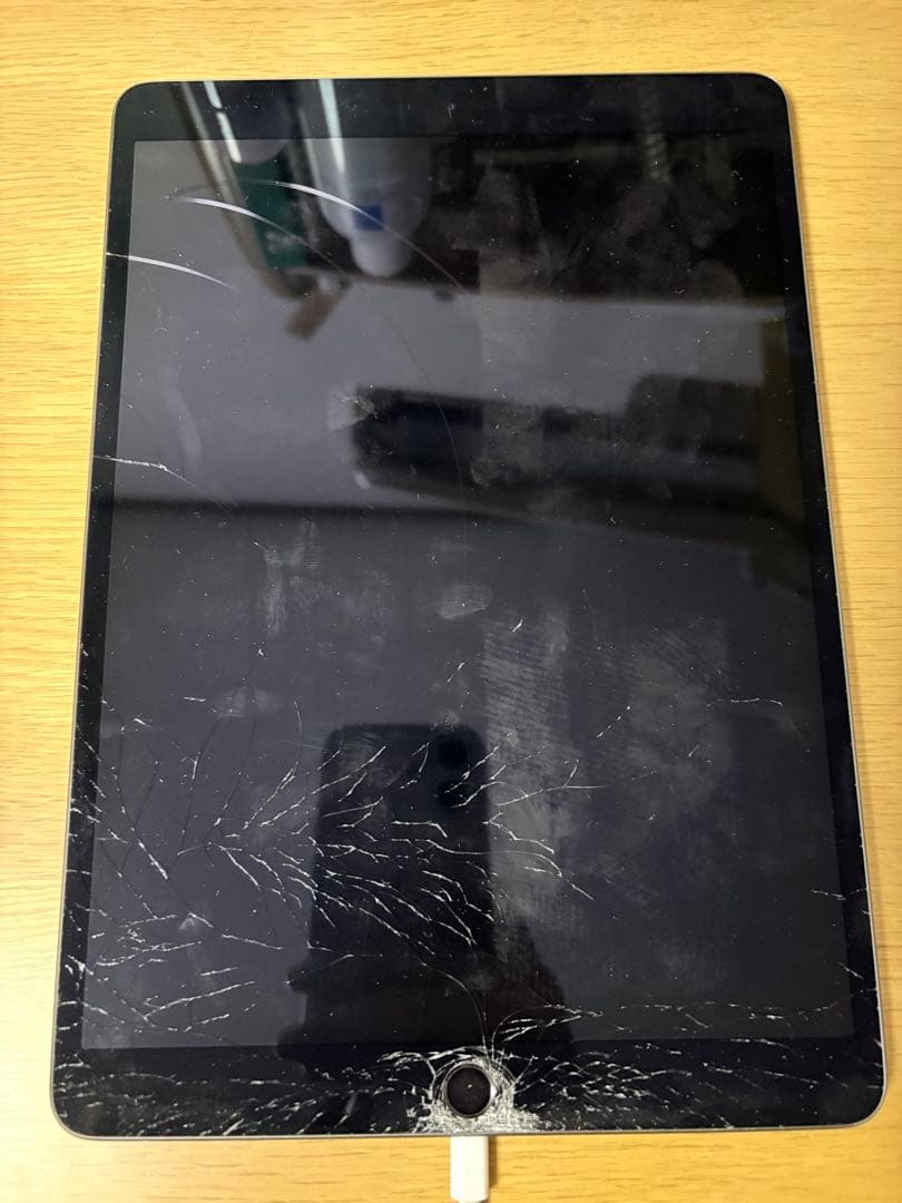 K*g様 ［ジャンク品] iPad Air3 (動作不良無し)