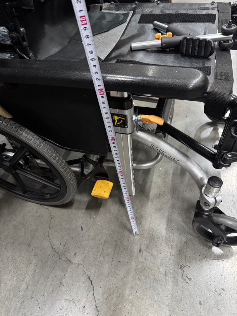松永製作所 介助式 車椅子 車いす 車イス ノーパンクタイヤ