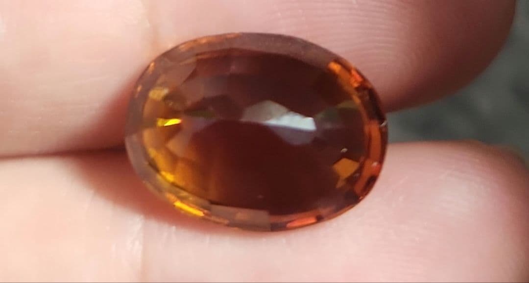 特大イエローサファイア 14.140ct