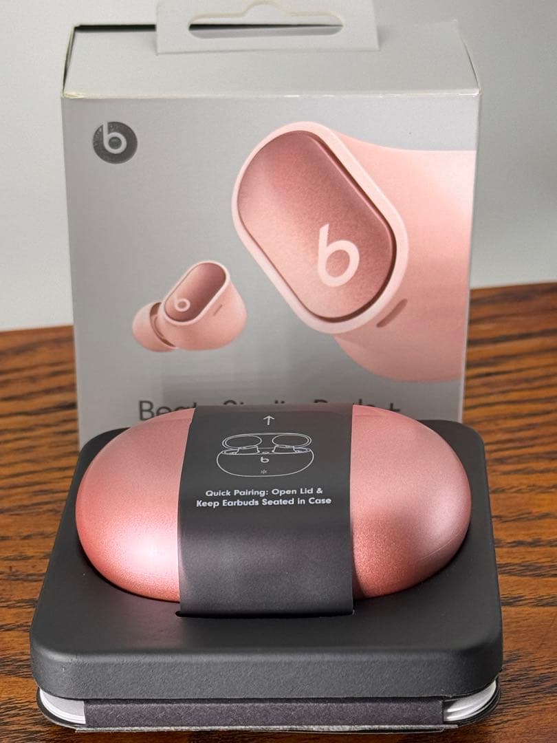 Beats Studio Buds+ ワイヤレスノイズキャンセリングイヤホンです