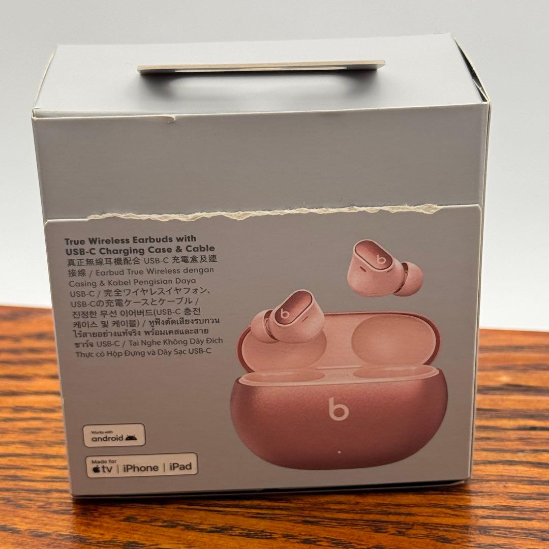 Beats Studio Buds+ ワイヤレスノイズキャンセリングイヤホンです