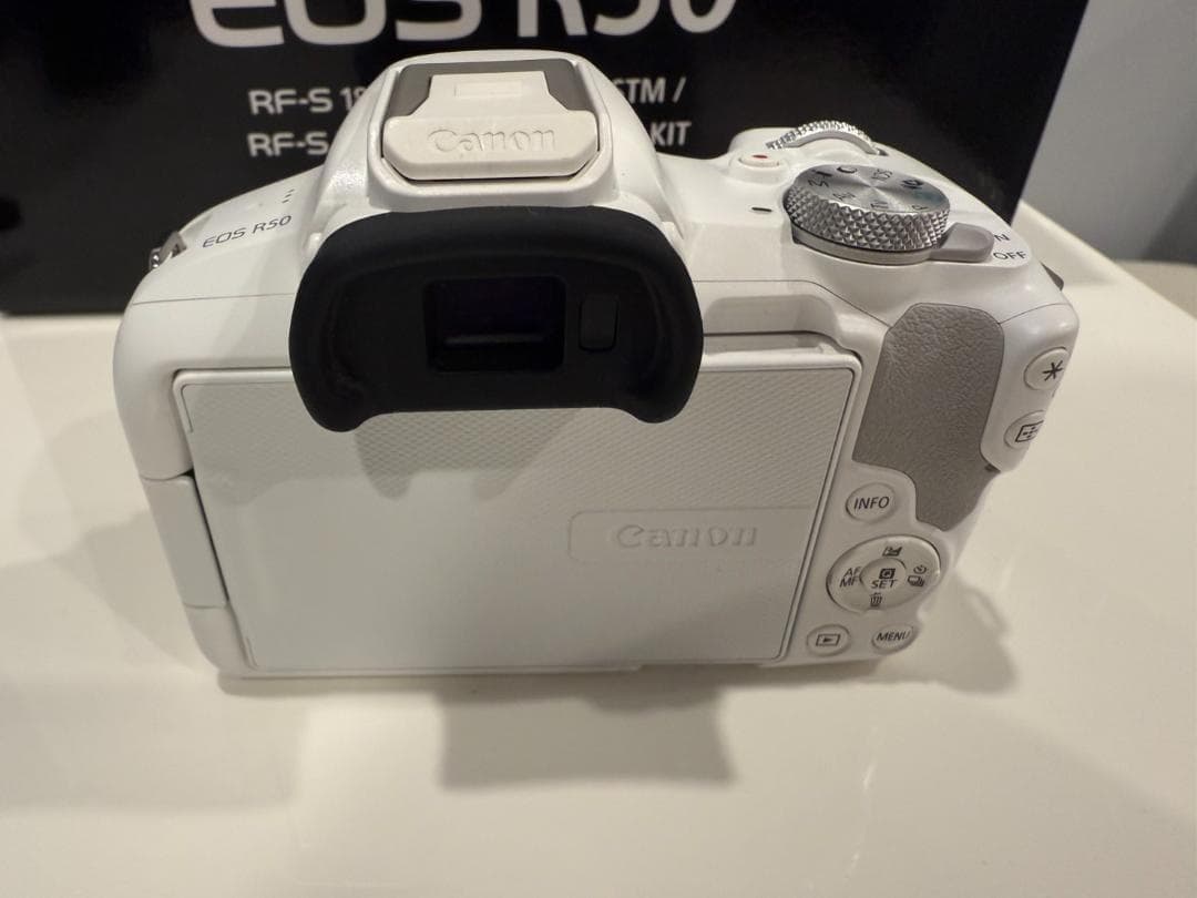 Canon キャノン EOS R50 フィルター レンズフード付き