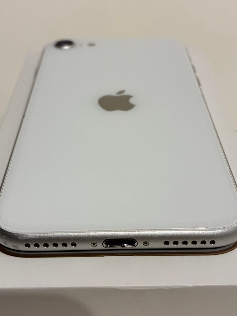 【画面割れあり】MHGQ3J/A iPhone SE2 64GB ホワイト