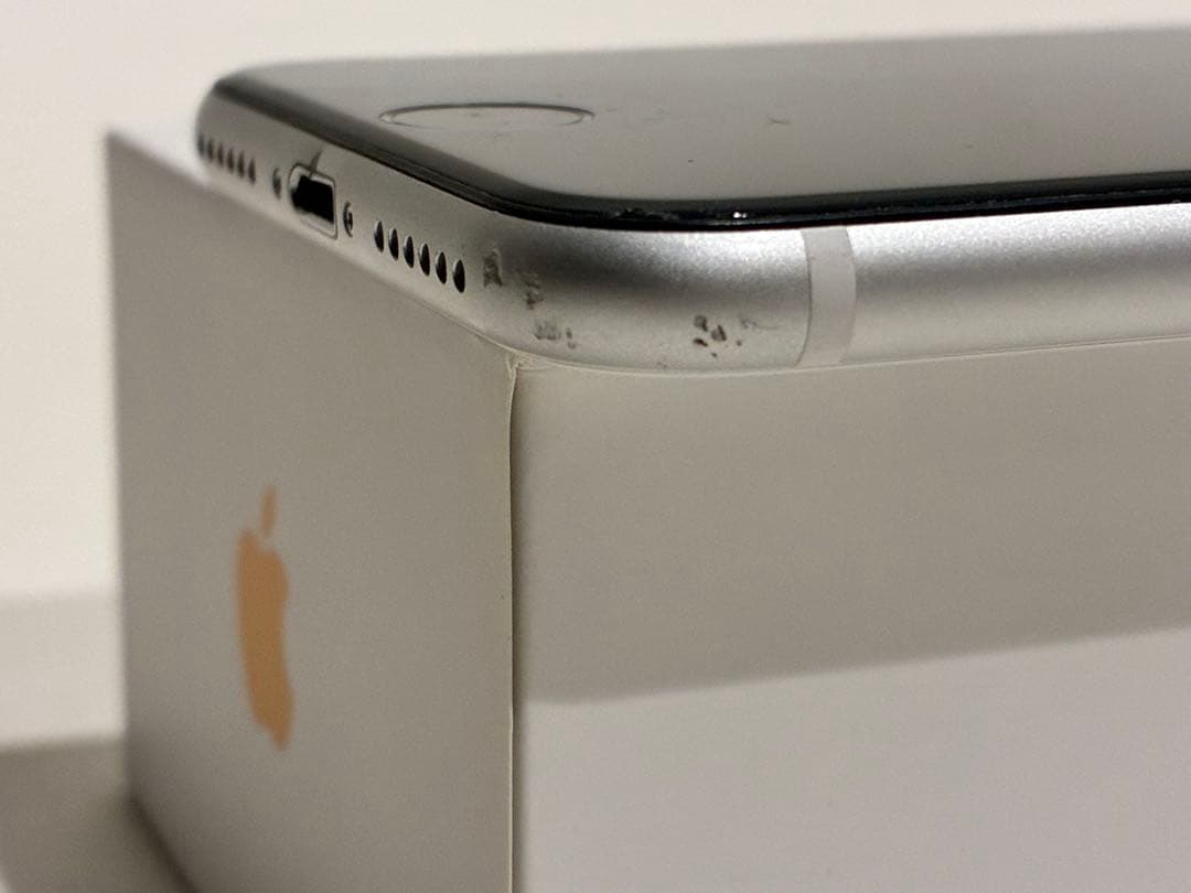 【画面割れあり】MHGQ3J/A iPhone SE2 64GB ホワイト
