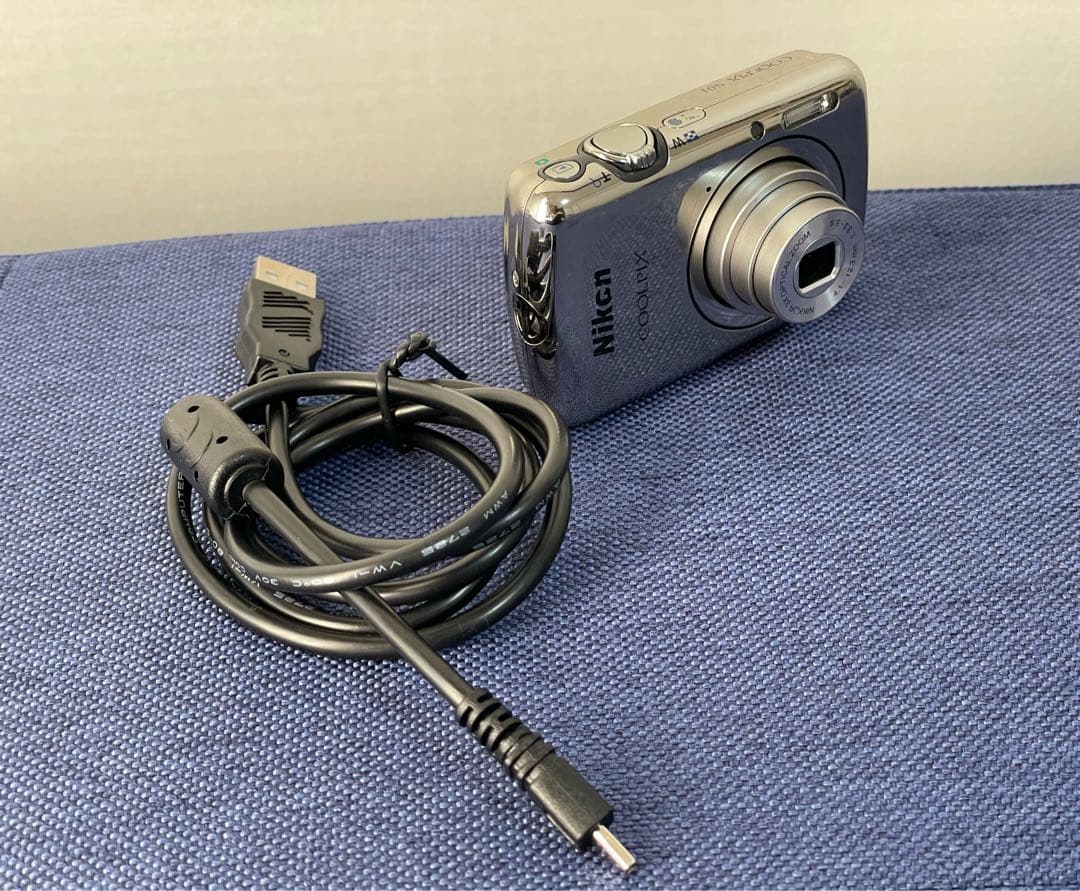 Nikon Coolpix S01 コンパクトデジタルカメラ（動作未確認）
