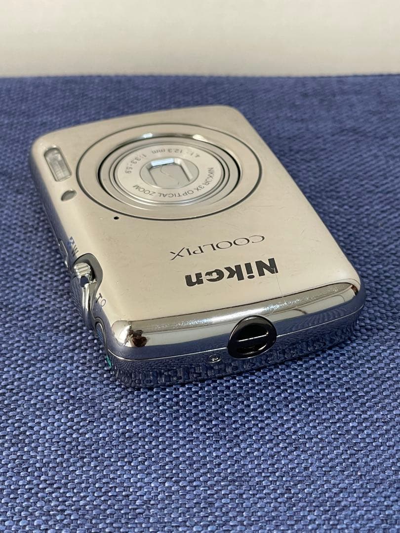 Nikon Coolpix S01 コンパクトデジタルカメラ（動作未確認）
