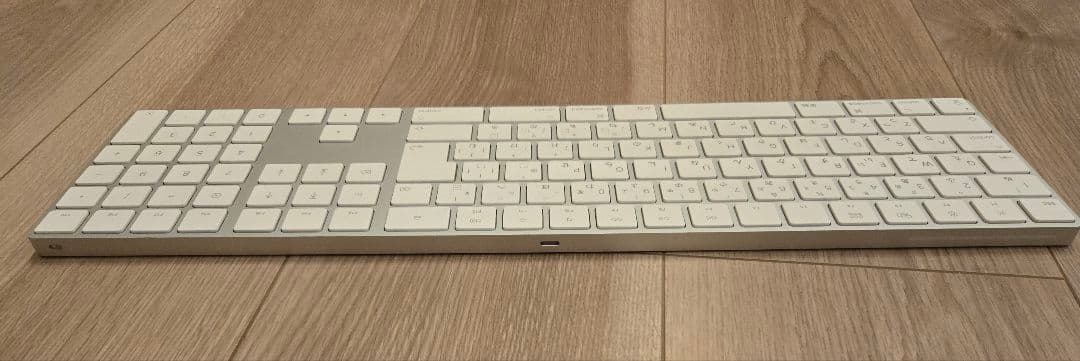 Magic Keyboard（テンキー付き・A1843・日本語配列/ホワイト）