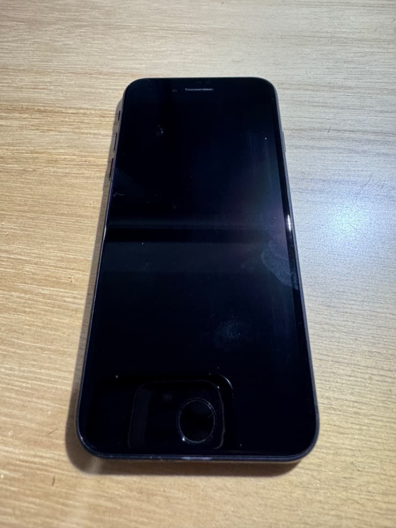 iPhone SE 第2世代 64GB ブラック 背面割れ カメラNG ジャンク