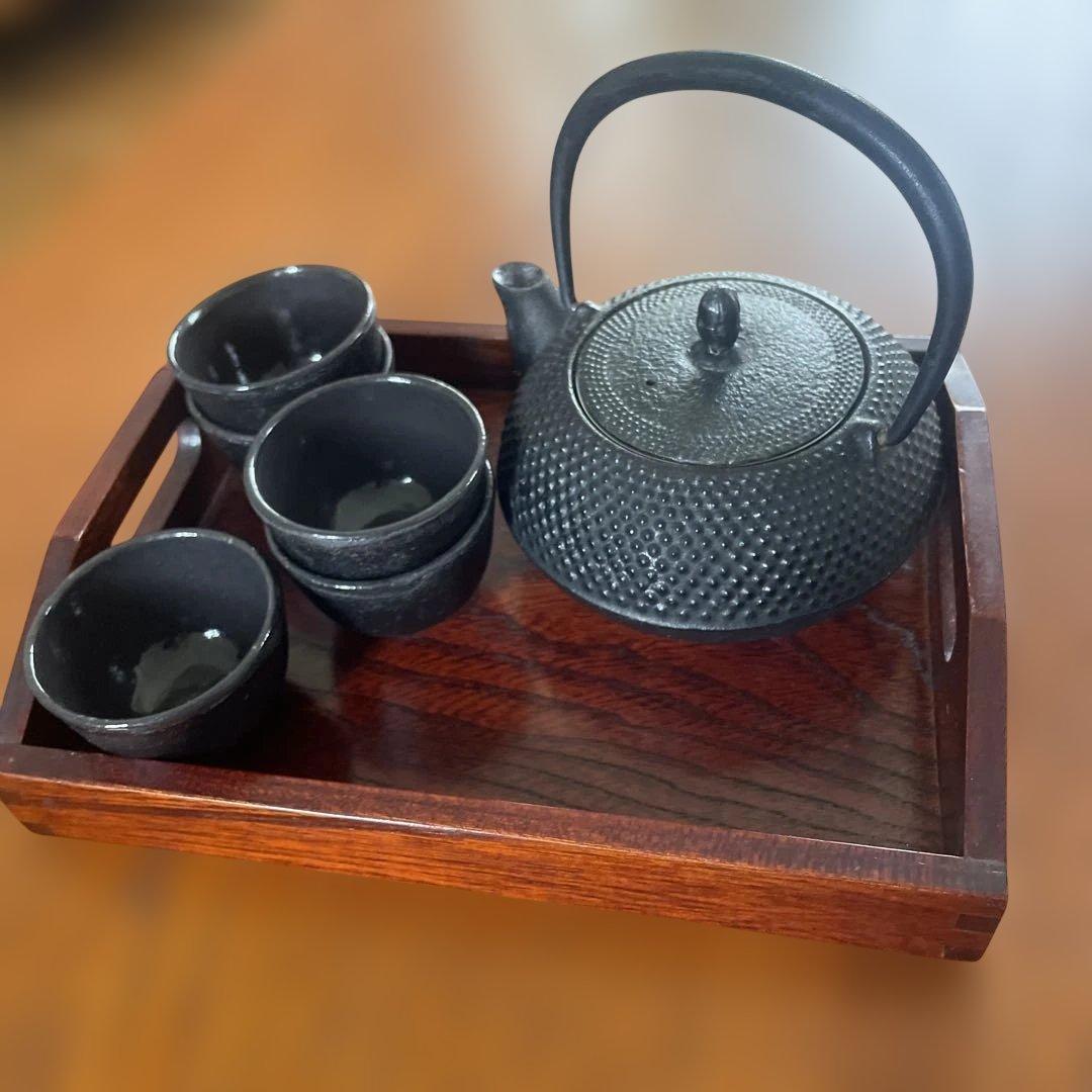 鉄製鉄瓶と茶碗6個セット