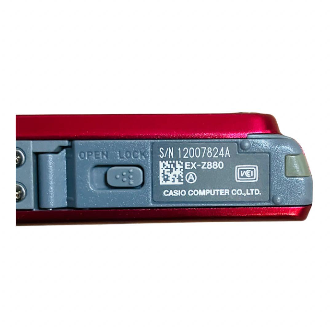 美品　CASIO カシオ　EXILIM EX-Z880 レッド　デジタルカメラ