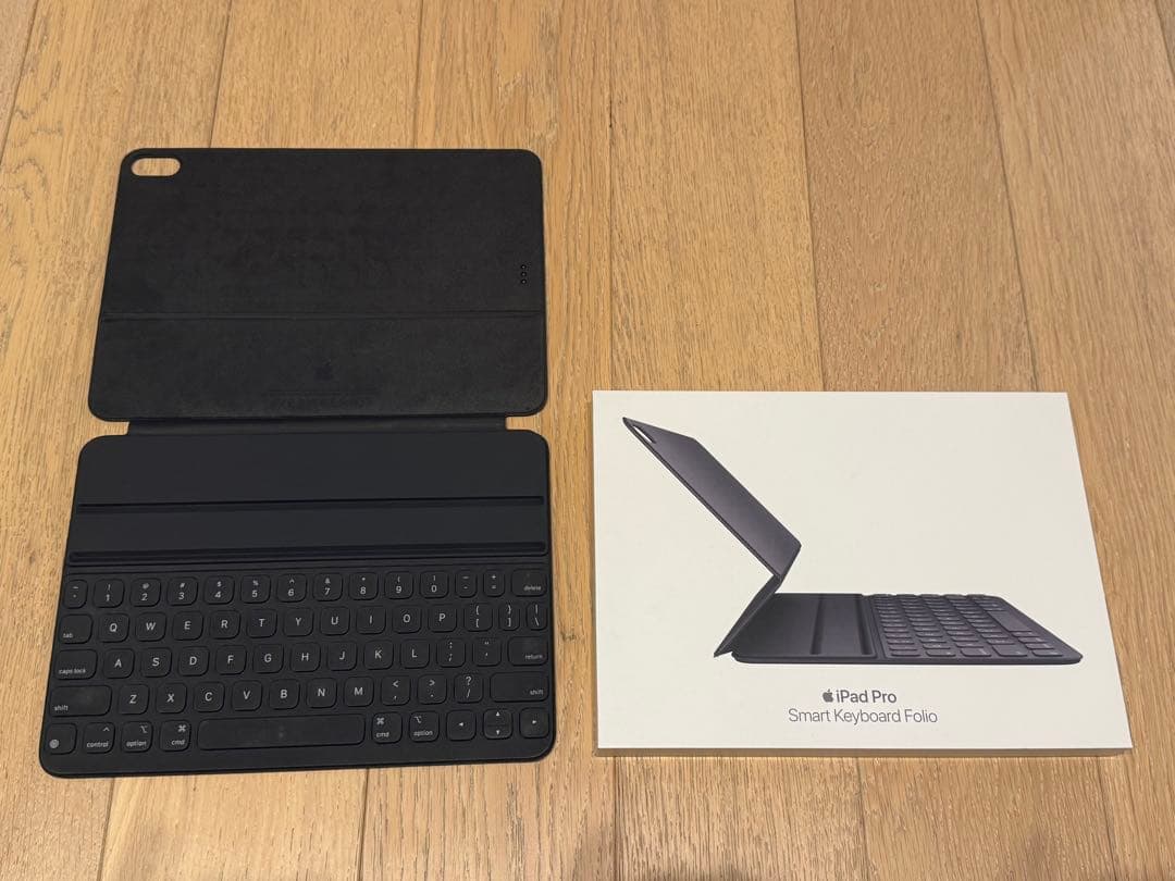 J*s様 iPad Pro Smart Keyboard Folio ブラック