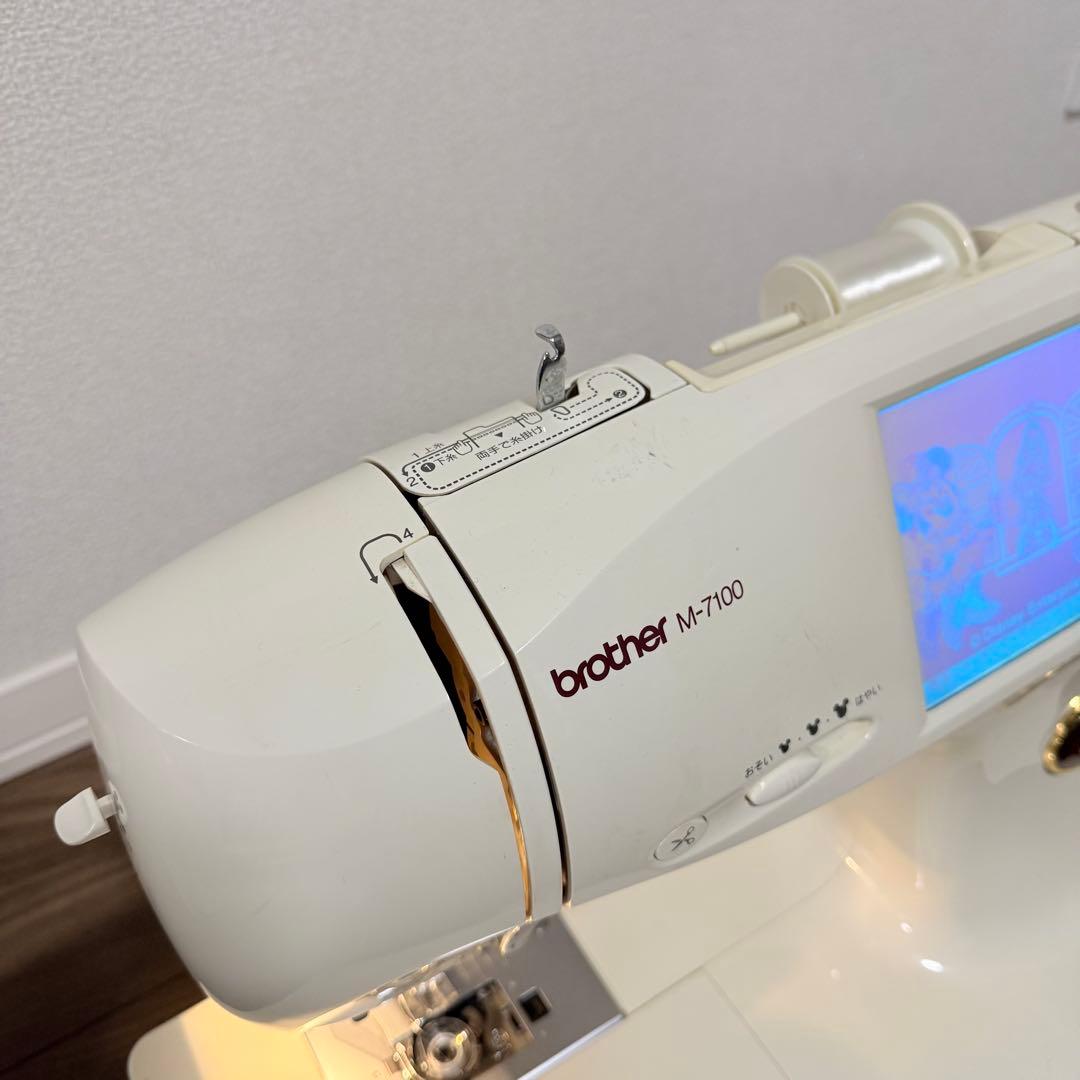 ミッキー ブラザーミシン コンピューターミシン M7100刺繍