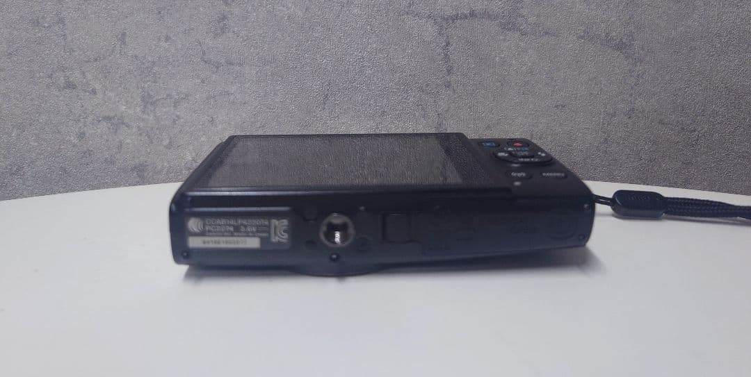 【送料込み】Canon　キャノン　IXY650　コンパクト デジタルカメラ　黒
