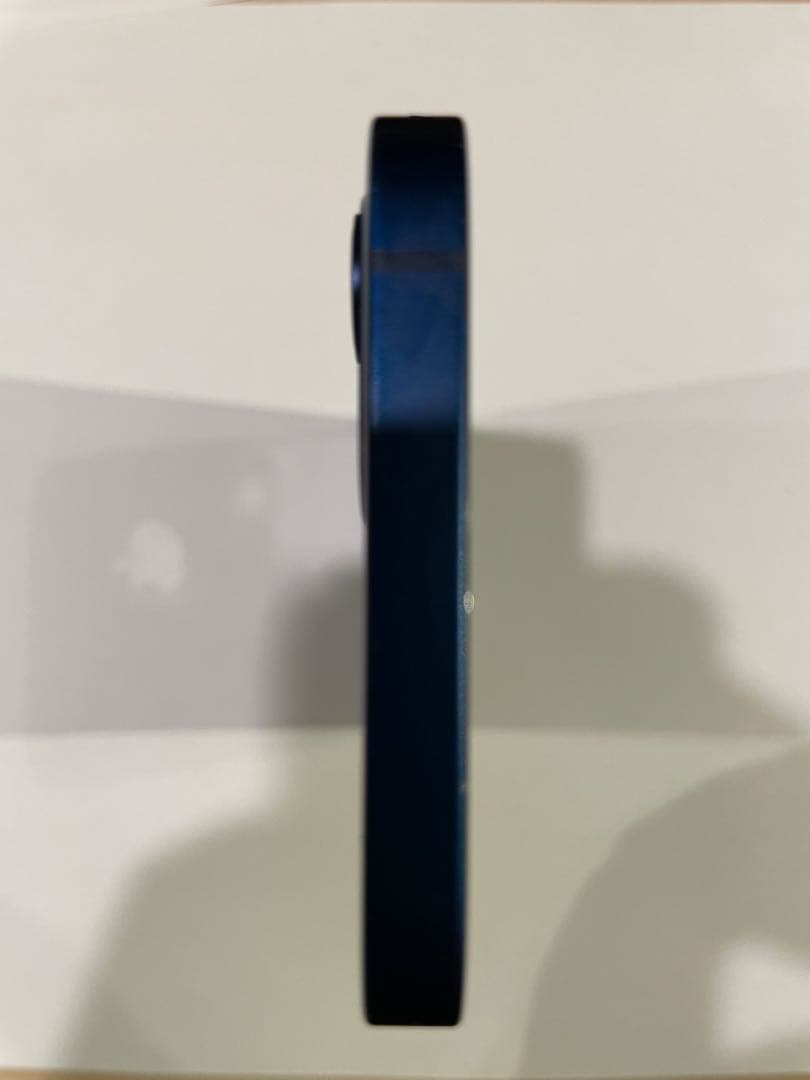 【美品】Apple iPhone 12 64GB SIMフリー