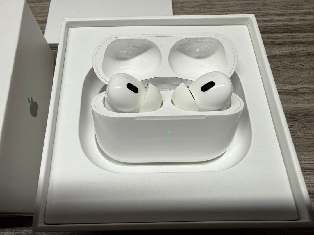 美品&ケース付き　AirPods Pro 第2世代 Lightning