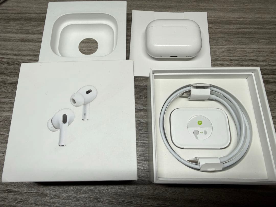 美品&ケース付き　AirPods Pro 第2世代 Lightning