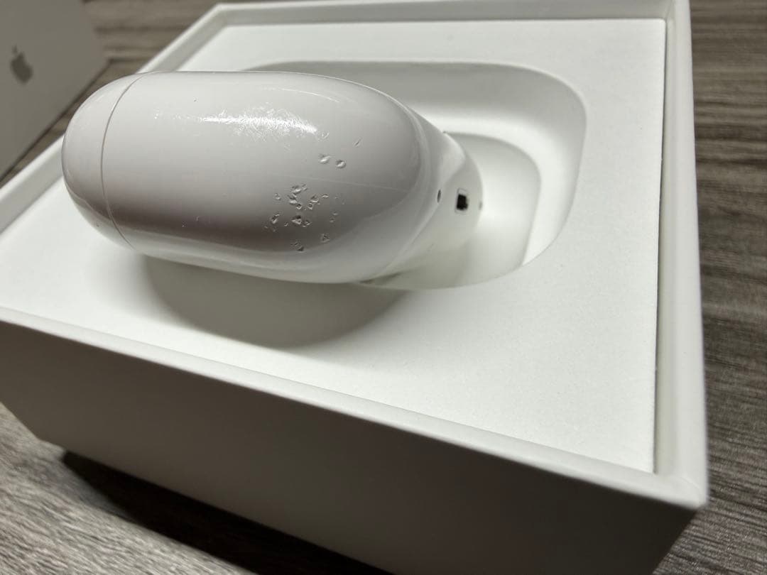 美品&ケース付き　AirPods Pro 第2世代 Lightning