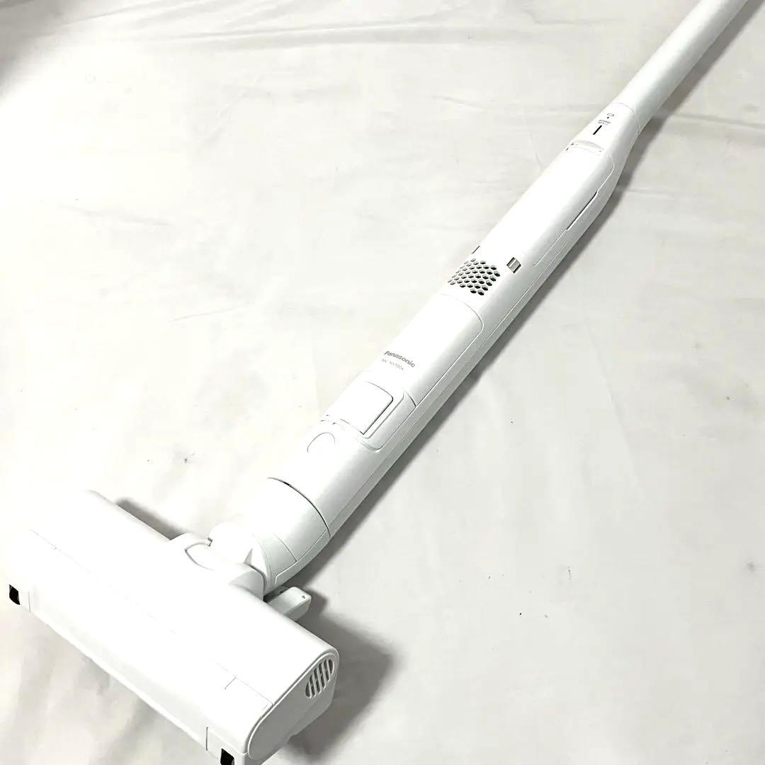 【美品】パナソニック コードレス 掃除機 スティック型 MC-NS100K-W