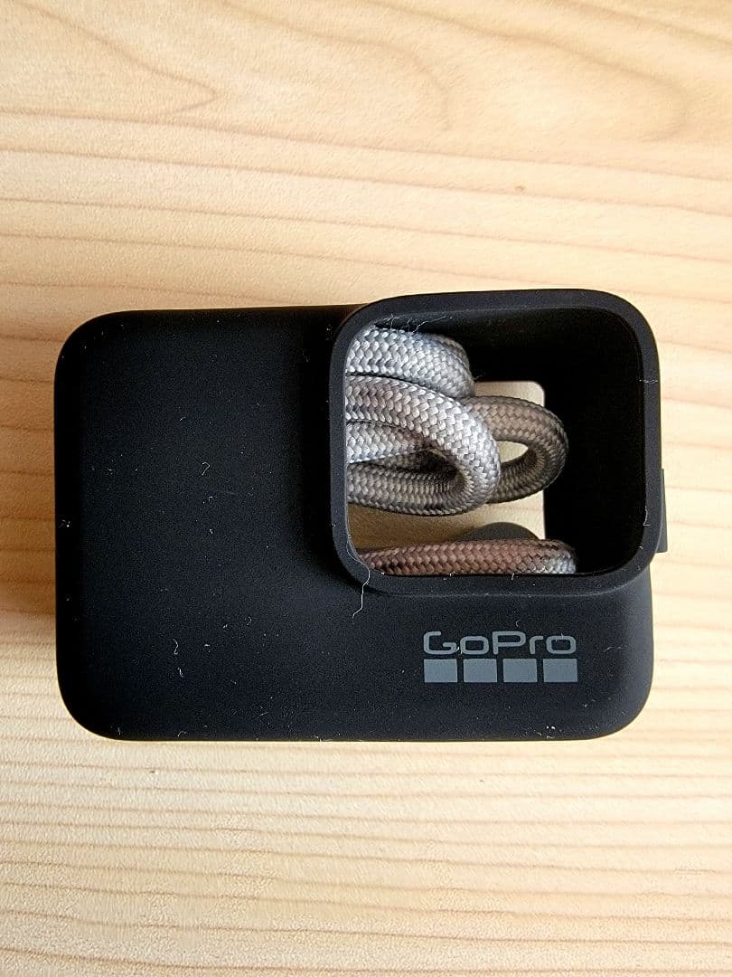 GoPro HERO7 WHITE 【本体 + アクセサリ－パッケージ】