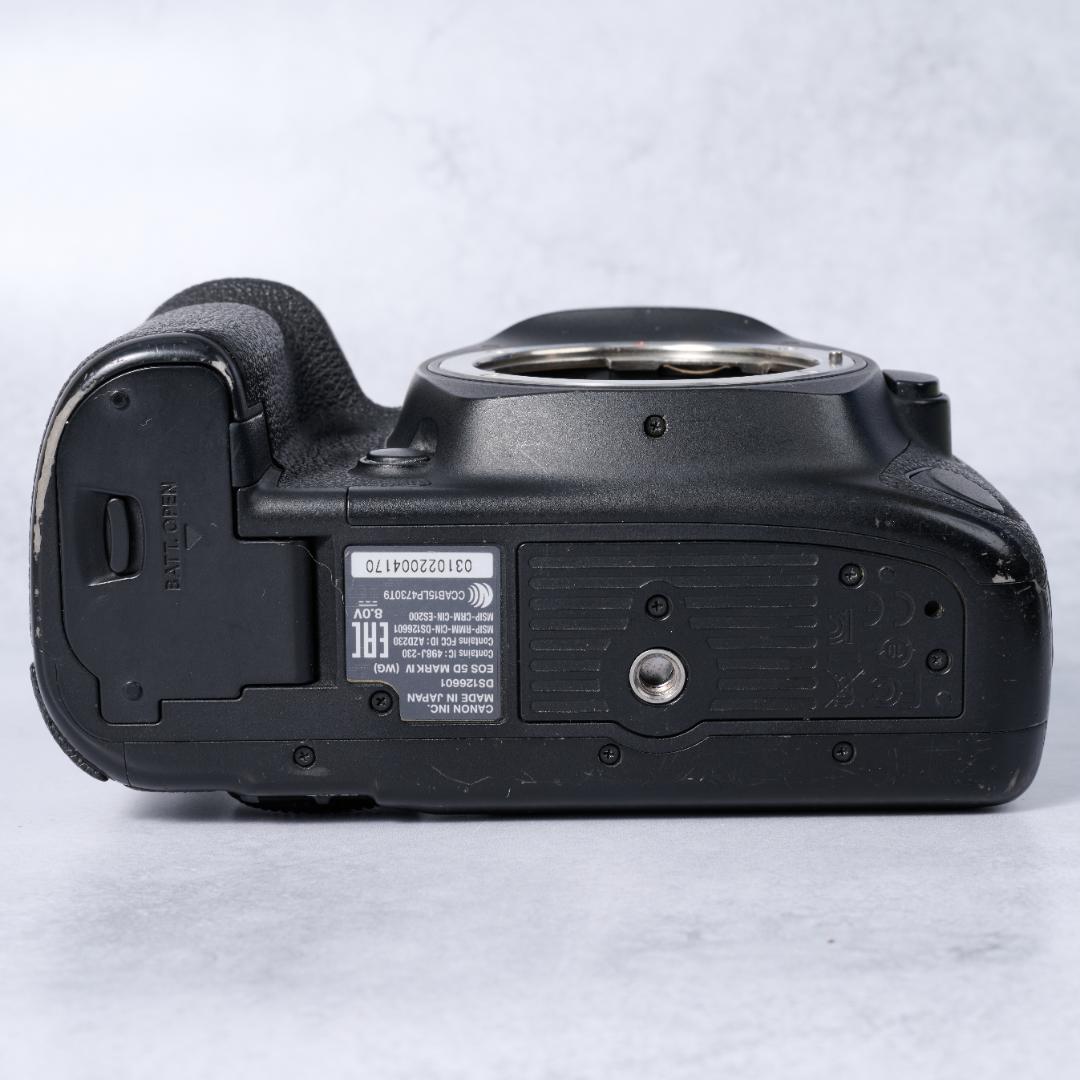 デジタルカメラ Canon EOS 5D Mark IV