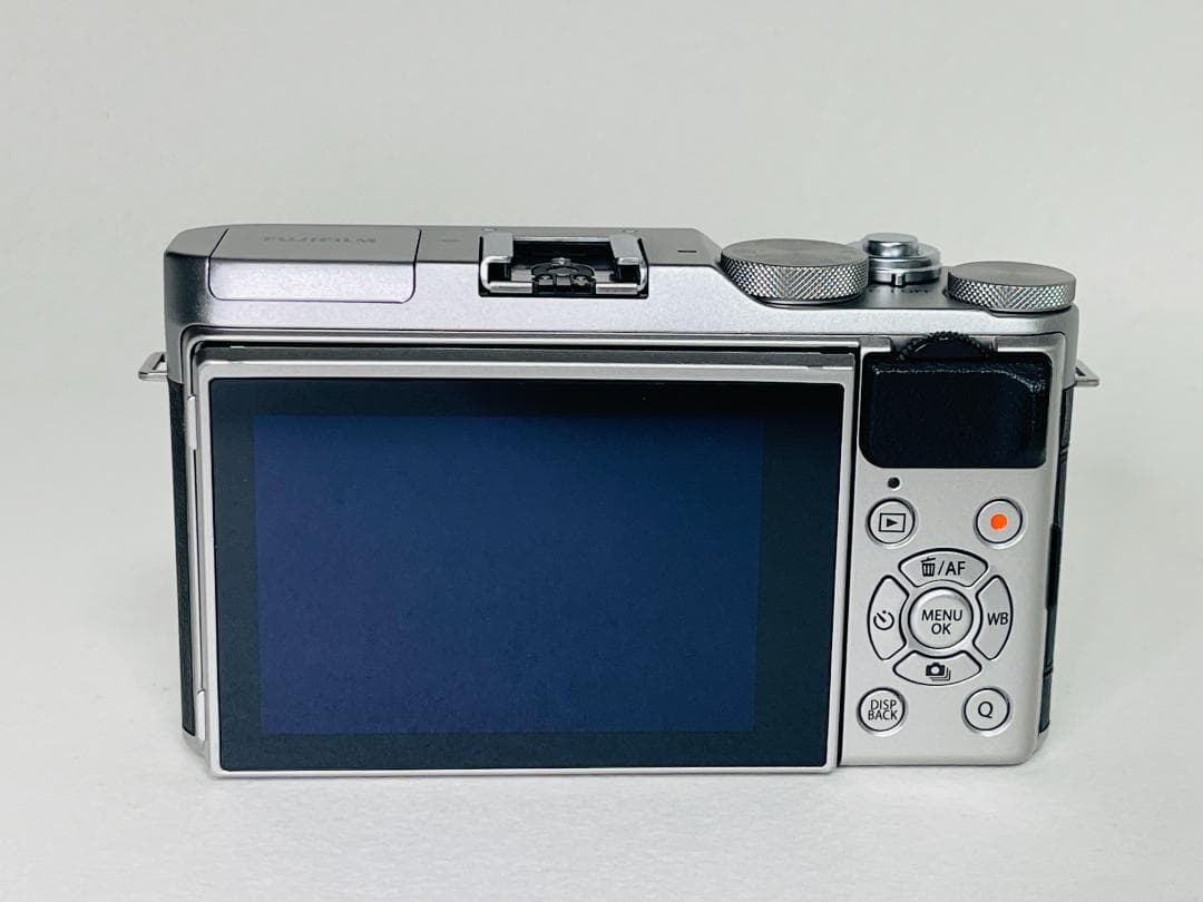 【美品A】FUJIFILM X-A3 ボディ シルバー ミラーレス一眼カメラ