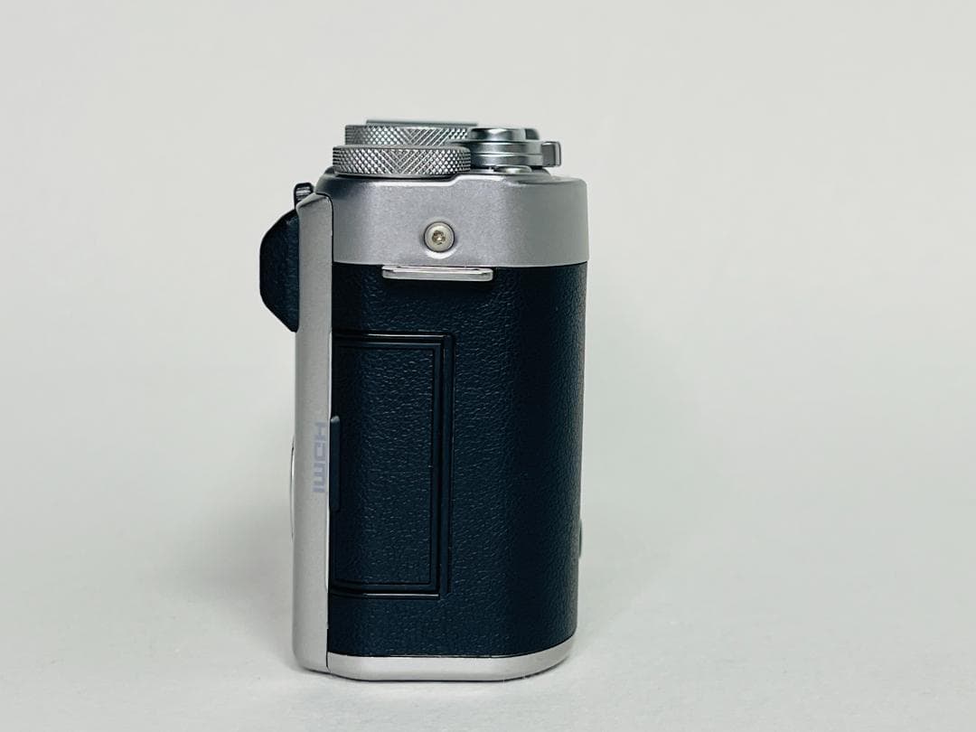 【美品A】FUJIFILM X-A3 ボディ シルバー ミラーレス一眼カメラ