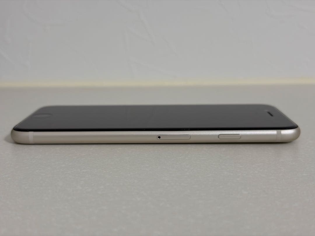 美品◆iPhone SE3 第3世代　64GB　SIMフリー　画面割れなし！