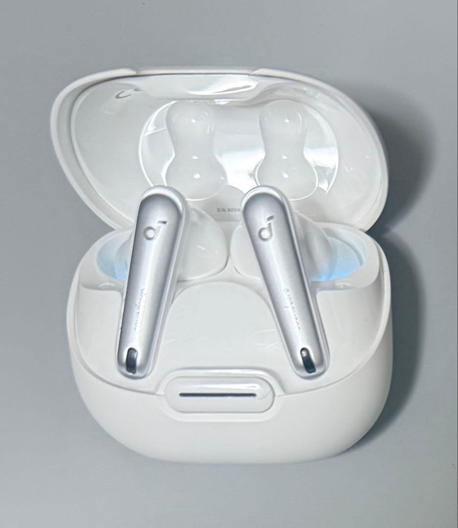 ワイヤレスイヤホン　Anker Liberty 4 NC