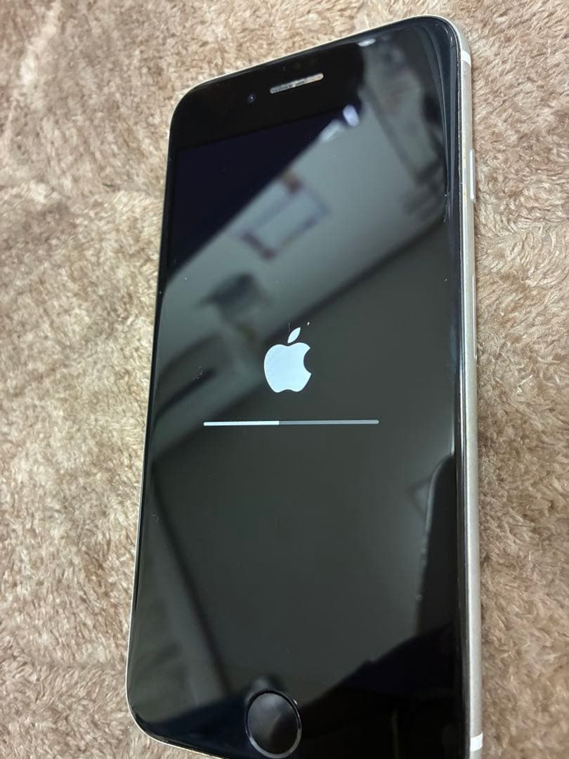 Apple iPhone SE ホワイト 本体