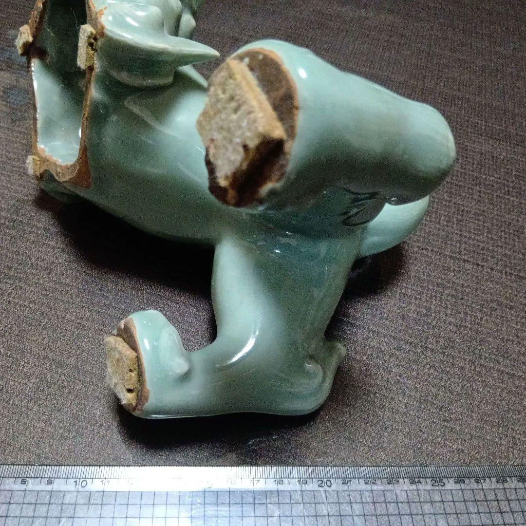 青緑色 獅子 陶器 置物 骨董 青磁獅子？