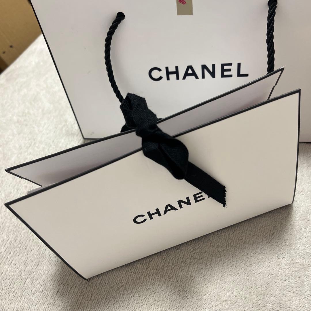 新品箱付き⭐︎シャネル　イドゥラビューティエッセンスミスト　CHANEL