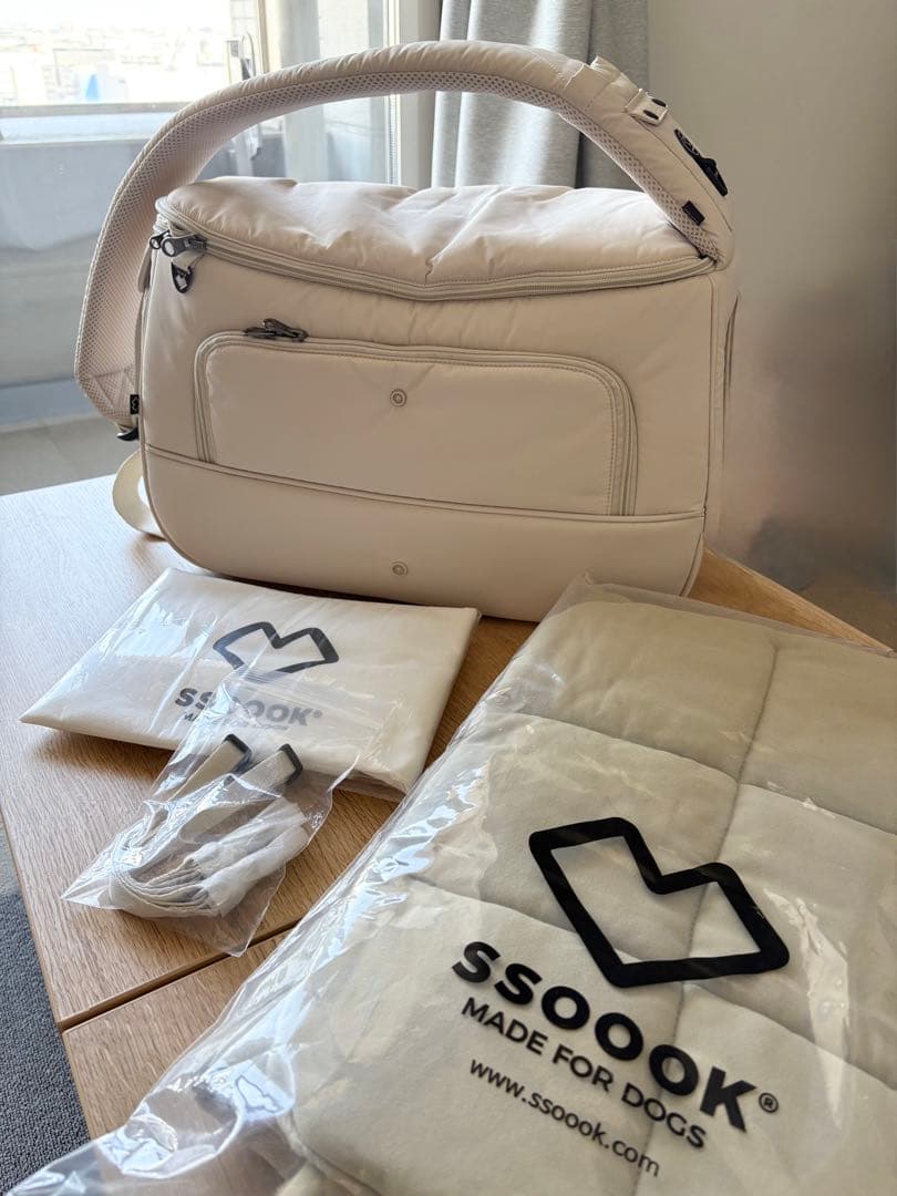 【美品】SSOOOK 犬用スリングバッグ M 右方向＋インナーブランケットセット