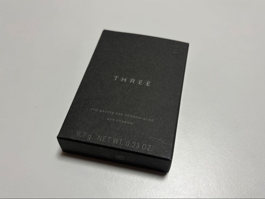 【箱入り新品】THREE スターゲージングアイシャドウアッド X02