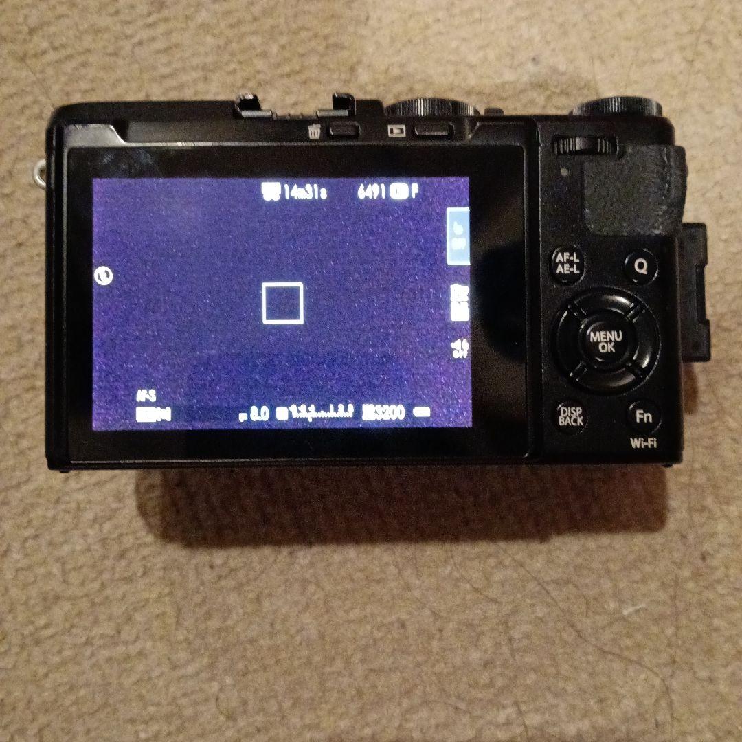 FUJIFILM X70 コンパクトデジタルカメラ