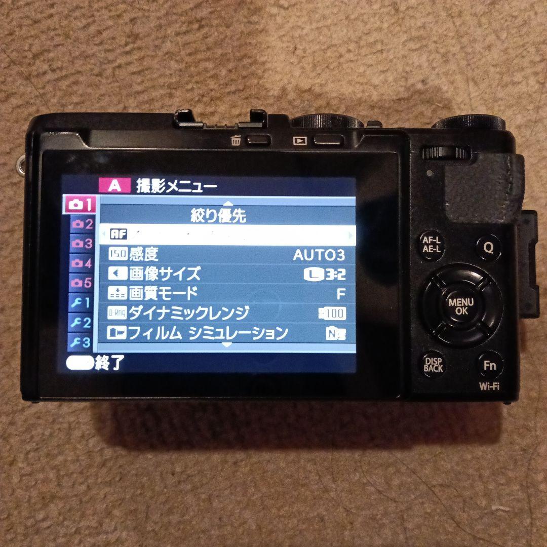 FUJIFILM X70 コンパクトデジタルカメラ