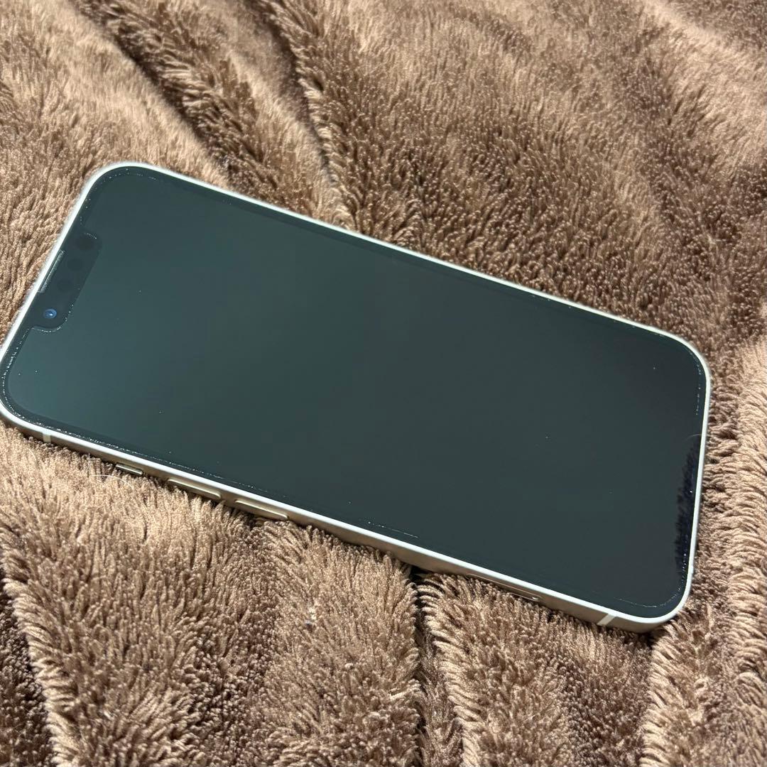 iPhone 13 スターライト　ホワイト　本体