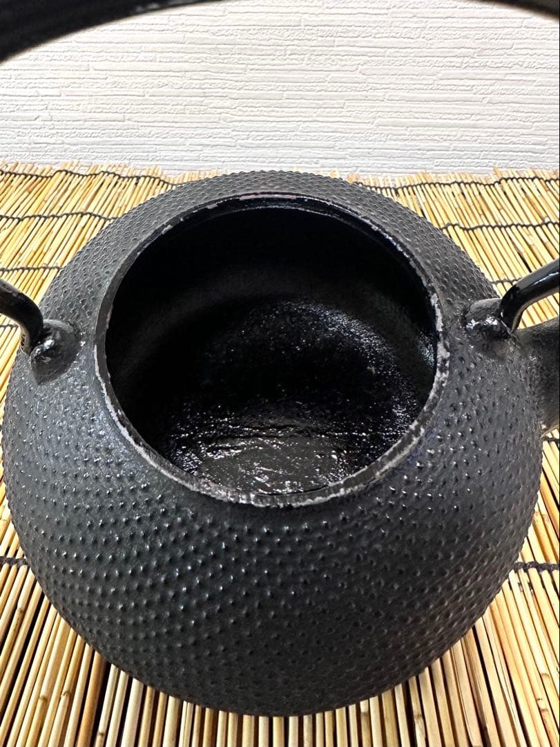 未使用品、供箱等付属品付　南部運南堂　南部鍋元造１２型アラレ　南部鉄瓶　南部鉄器
