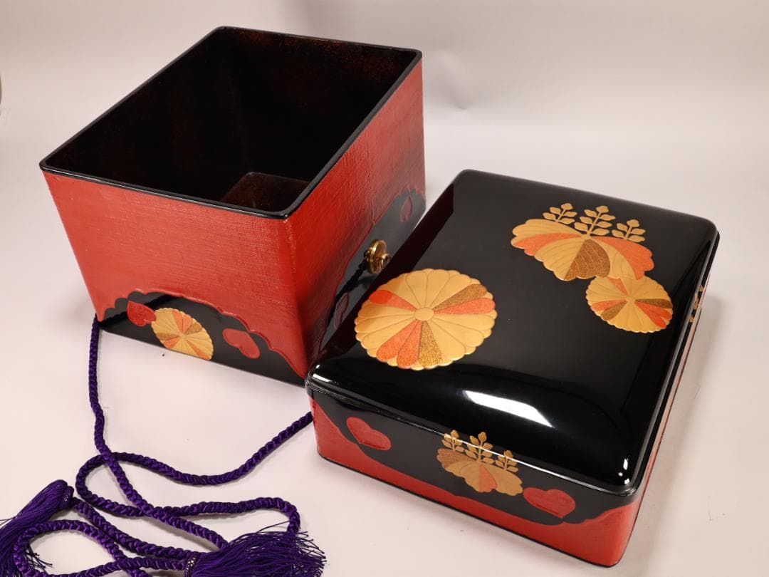 BK488　木製漆器　菊桐蒔絵　玉手箱　宝石箱　宝箱　硯箱　保管箱　大名道具
