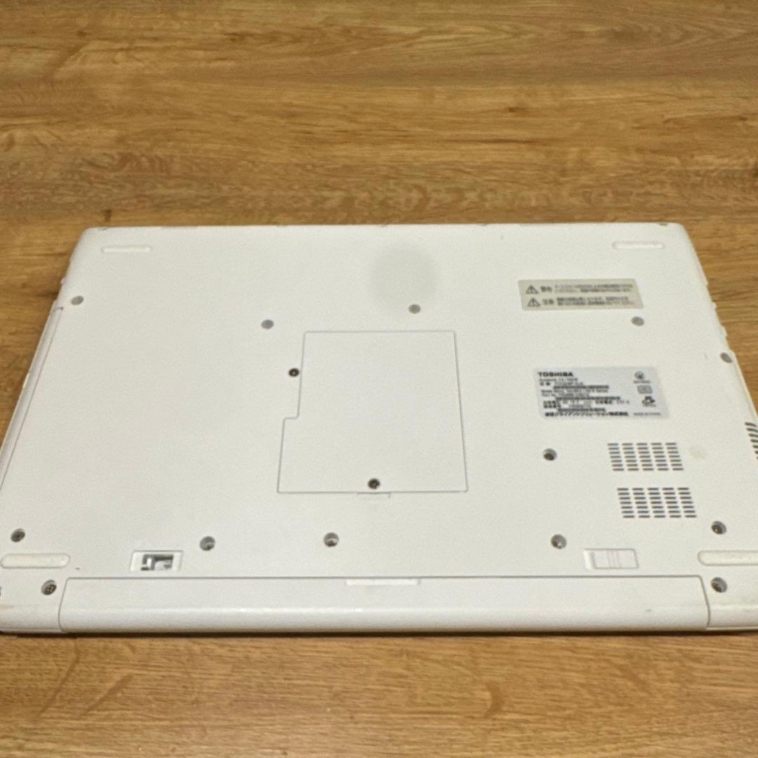 東芝　Toshiba dynabook PTE5DWP-RJA リュクスホワイト