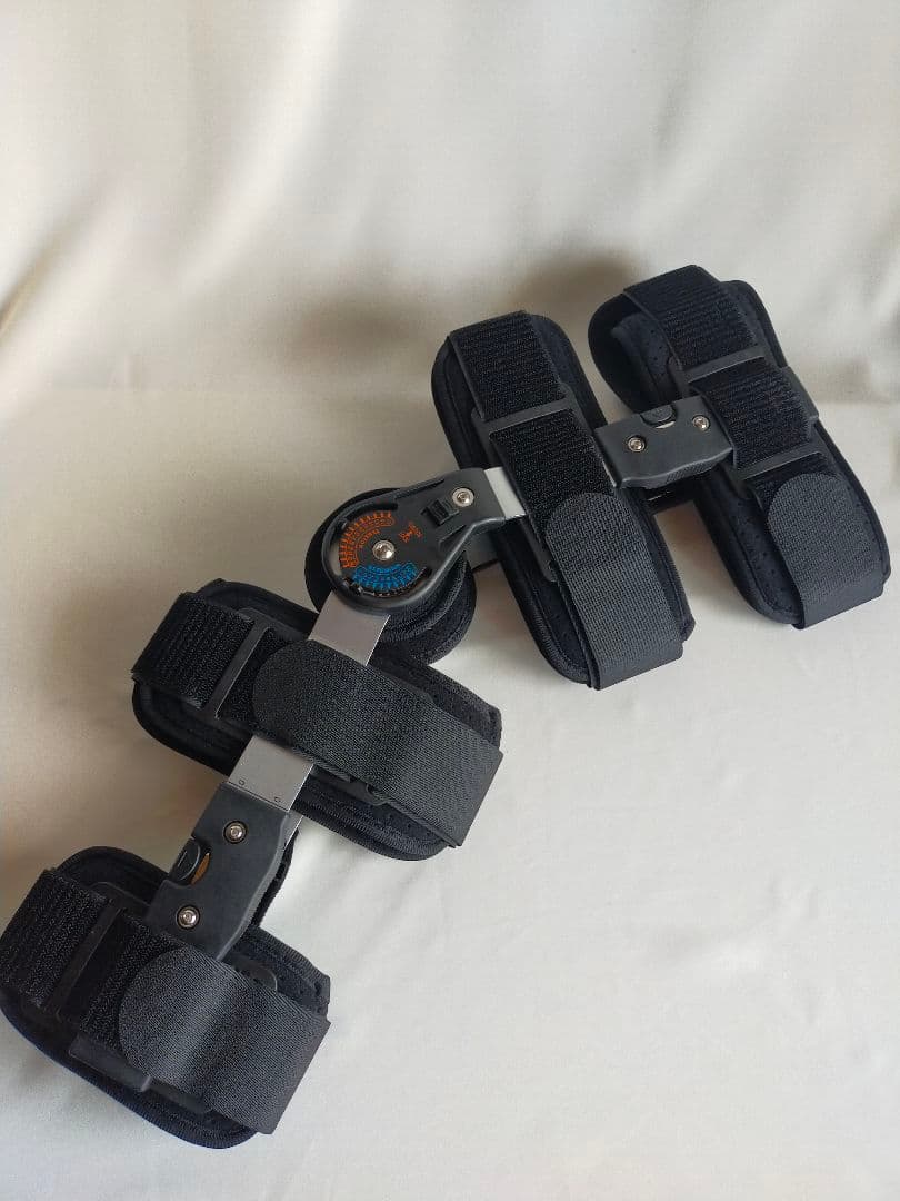 新品　未使用　リハビリ　装具　ニープレス　ニーブレース　膝固定器具　介護　看護