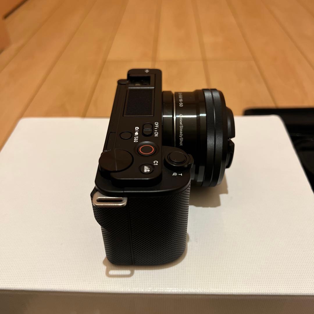 SONY ZV-E10 ミラーレス一眼　バッグと三脚付き
